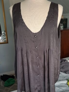 Violet & Claire, Charcoal Grey Sleeveless Pleated Button-Front Tank